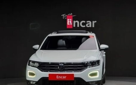 Volkswagen T-Roc I, 2021 год, 2 338 000 рублей, 3 фотография