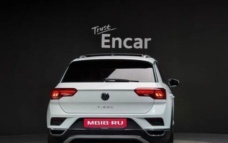 Volkswagen T-Roc I, 2021 год, 2 338 000 рублей, 16 фотография