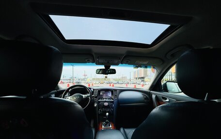 Infiniti QX70, 2015 год, 2 300 000 рублей, 12 фотография