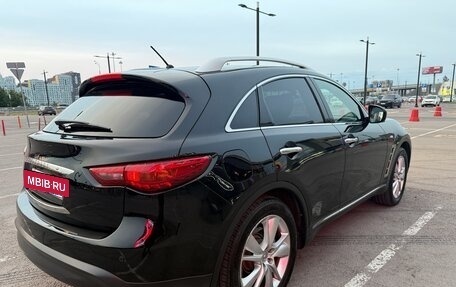 Infiniti QX70, 2015 год, 2 300 000 рублей, 8 фотография