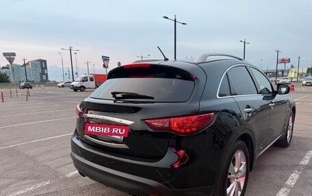 Infiniti QX70, 2015 год, 2 300 000 рублей, 9 фотография