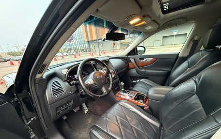 Infiniti QX70, 2015 год, 2 300 000 рублей, 18 фотография