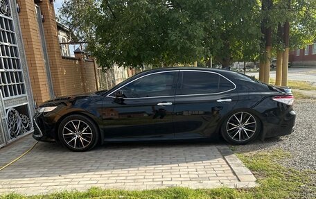 Toyota Camry, 2019 год, 2 700 000 рублей, 5 фотография
