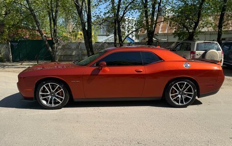 Dodge Challenger III рестайлинг 2, 2022 год, 6 490 000 рублей, 2 фотография