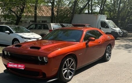 Dodge Challenger III рестайлинг 2, 2022 год, 6 490 000 рублей, 5 фотография
