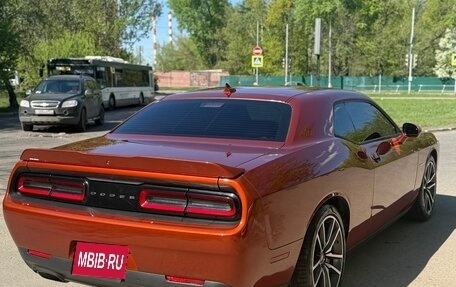 Dodge Challenger III рестайлинг 2, 2022 год, 6 490 000 рублей, 4 фотография