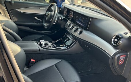 Mercedes-Benz E-Класс, 2016 год, 2 900 000 рублей, 13 фотография