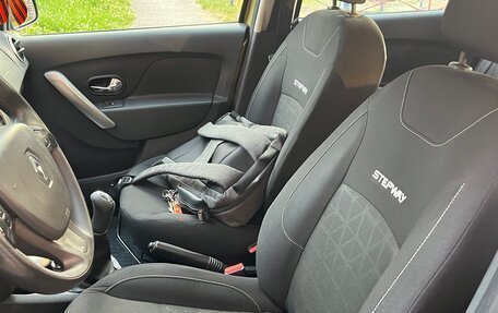 Renault Sandero II рестайлинг, 2015 год, 920 000 рублей, 6 фотография