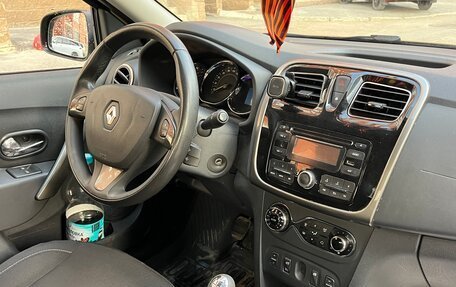 Renault Sandero II рестайлинг, 2015 год, 920 000 рублей, 5 фотография