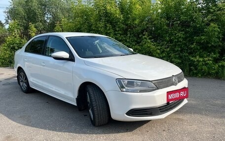 Volkswagen Jetta VI, 2013 год, 915 000 рублей, 3 фотография