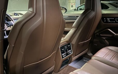 Porsche Cayenne III, 2019 год, 10 700 000 рублей, 9 фотография