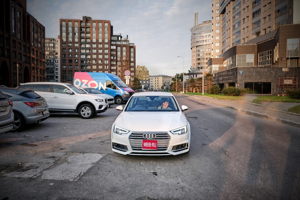 Audi A4 B9, 2019 год, 3 400 000 рублей, 3 фотография