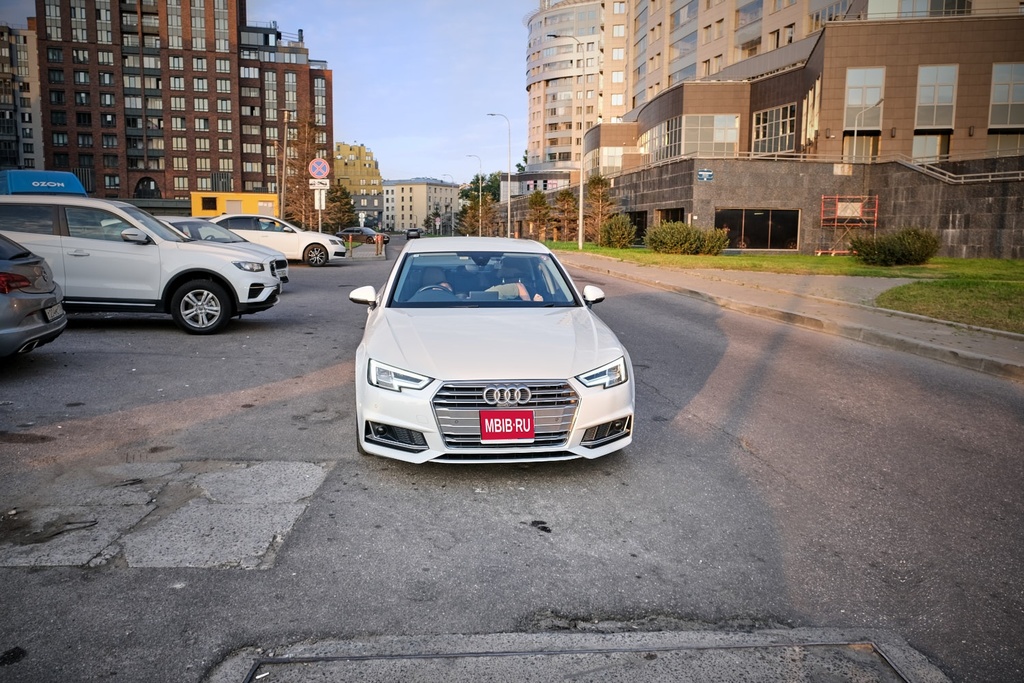 Audi A4 B9, 2019 год, 3 400 000 рублей, 2 фотография
