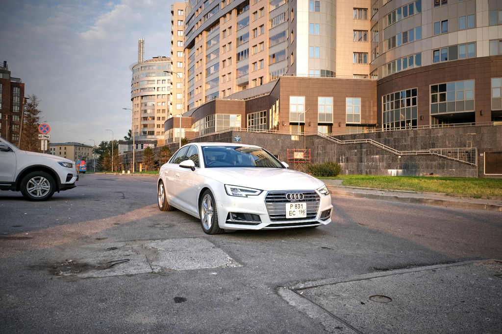 Audi A4 B9, 2019 год, 3 400 000 рублей, 4 фотография