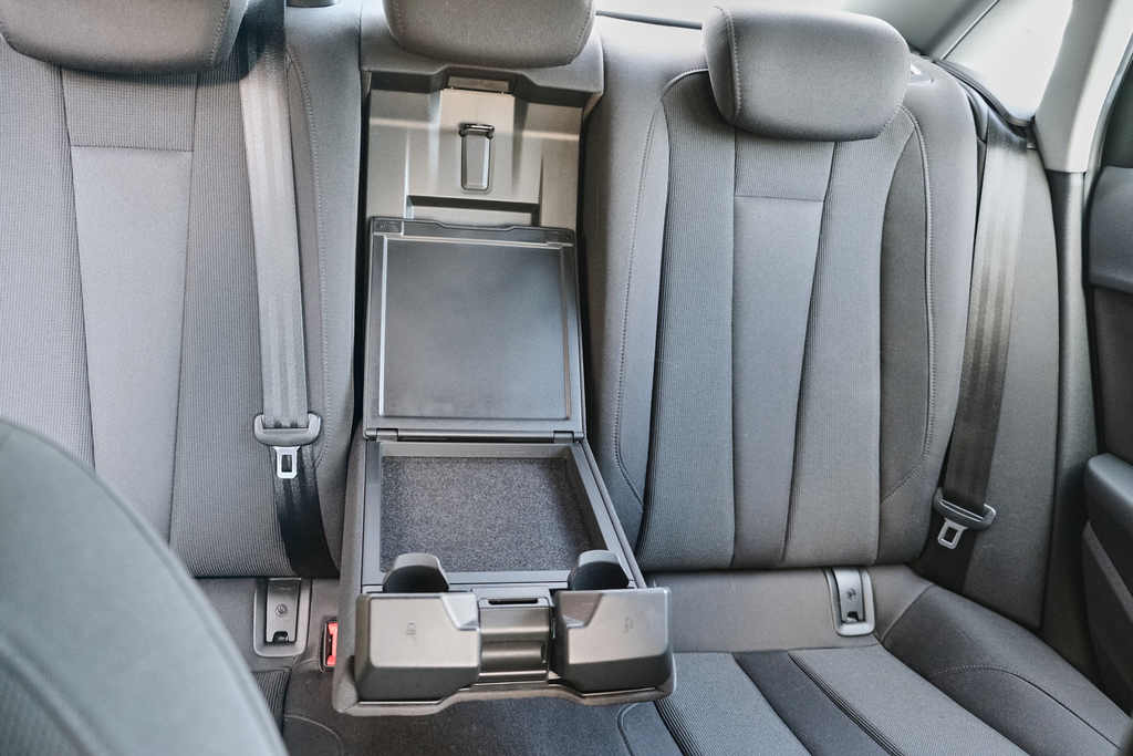 Audi A4 B9, 2019 год, 3 400 000 рублей, 13 фотография