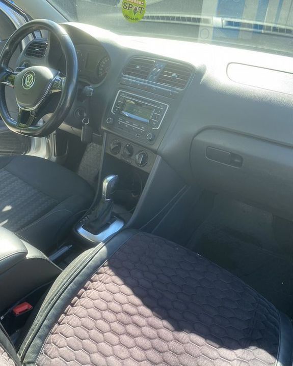 Volkswagen Polo, 2015 год, 750 000 рублей, 7 фотография