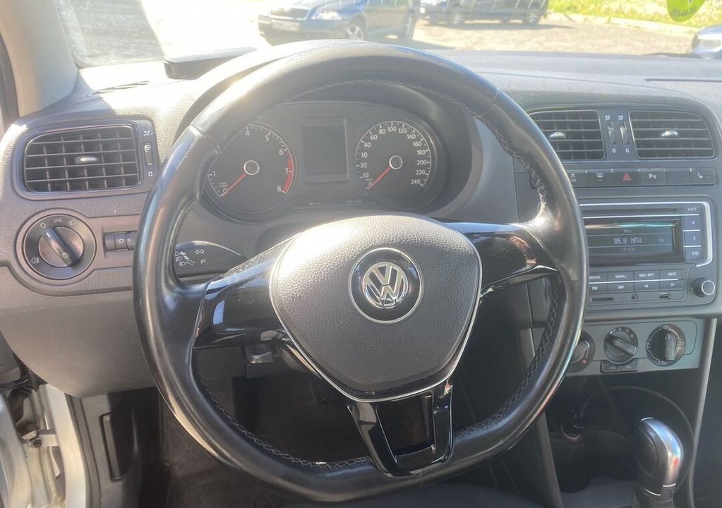 Volkswagen Polo, 2015 год, 750 000 рублей, 8 фотография
