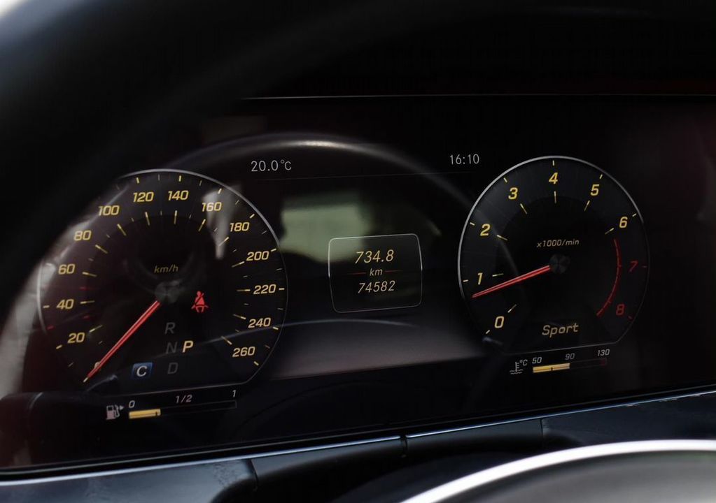 Mercedes-Benz E-Класс, 2018 год, 3 530 000 рублей, 14 фотография