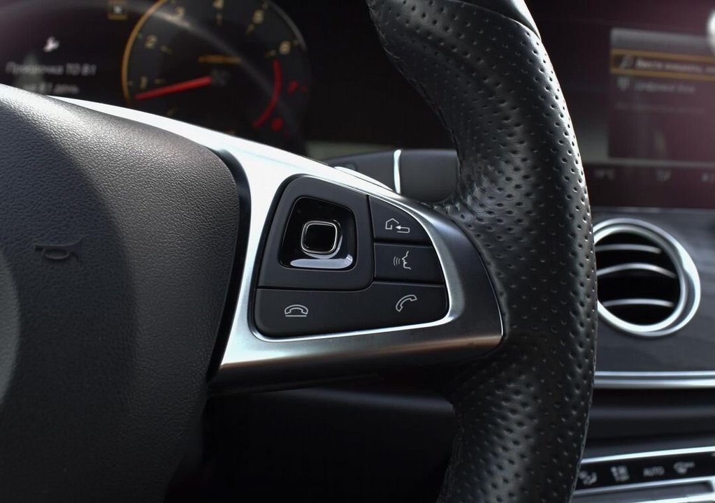 Mercedes-Benz E-Класс, 2018 год, 3 530 000 рублей, 15 фотография