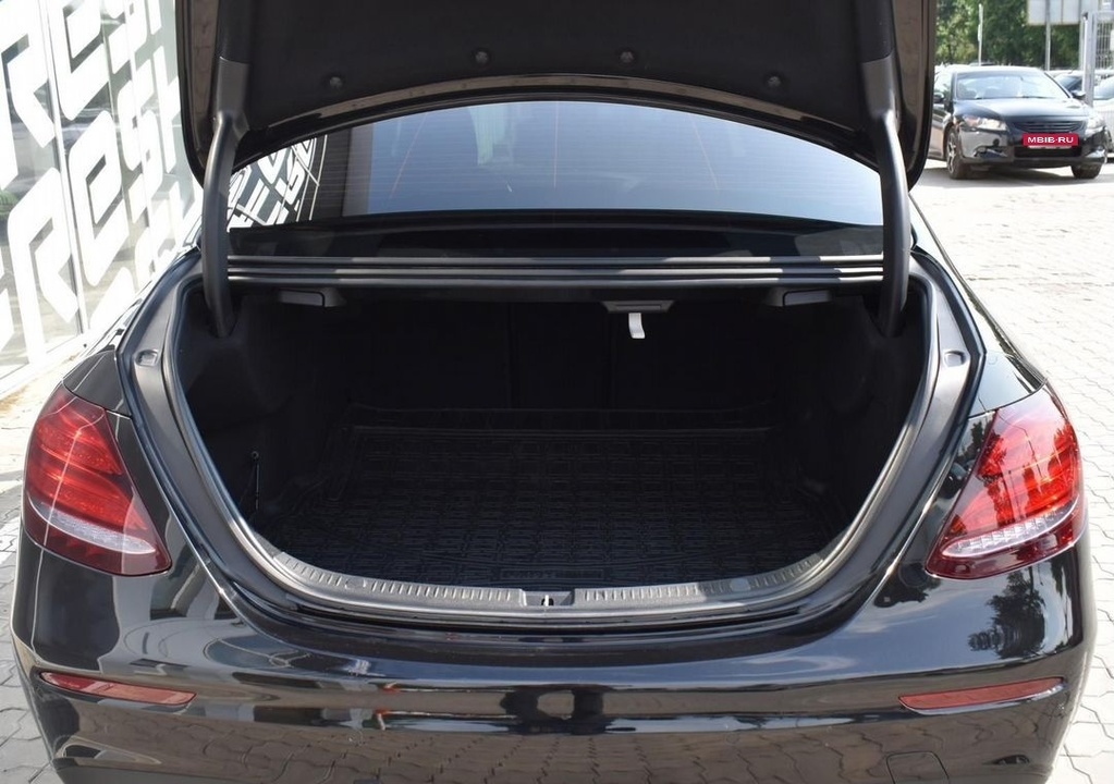 Mercedes-Benz E-Класс, 2018 год, 3 530 000 рублей, 20 фотография