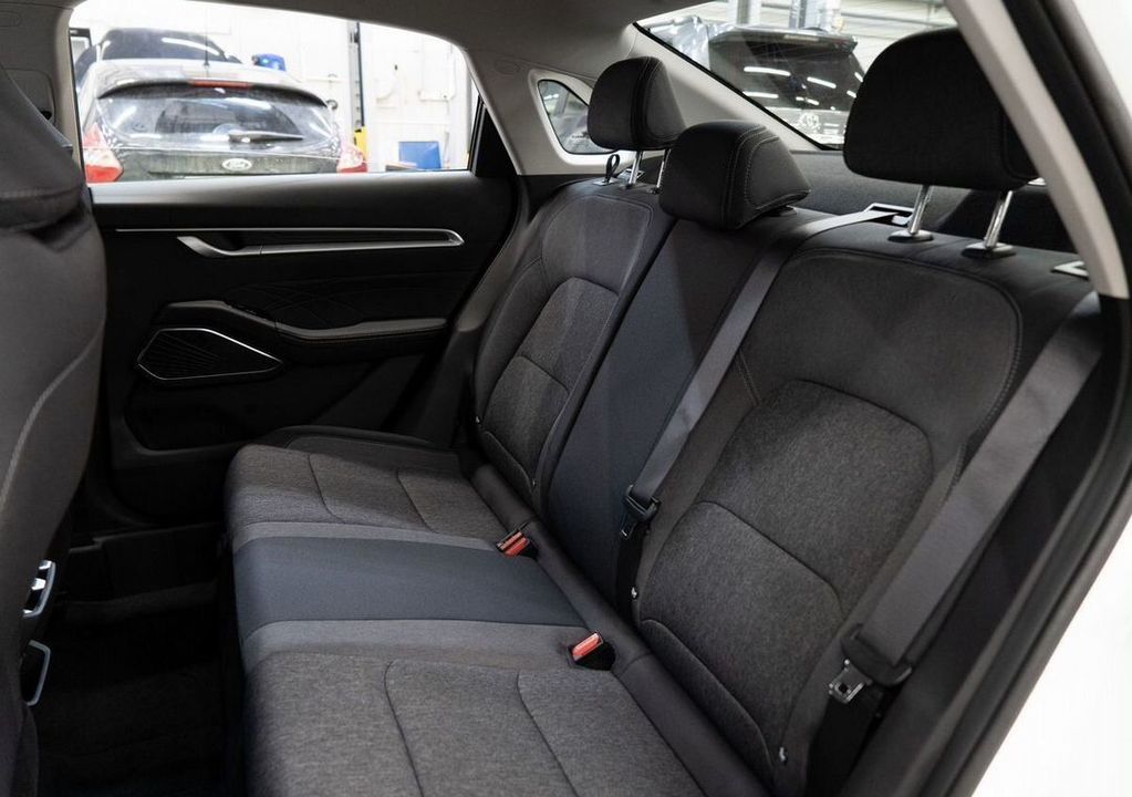 Geely Emgrand, 2024 год, 1 770 990 рублей, 9 фотография