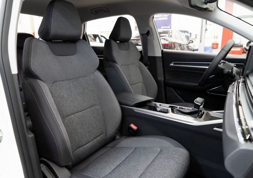 Geely Emgrand, 2024 год, 1 770 990 рублей, 12 фотография