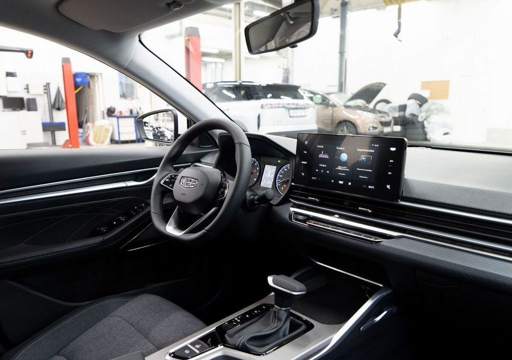 Geely Emgrand, 2024 год, 1 770 990 рублей, 13 фотография