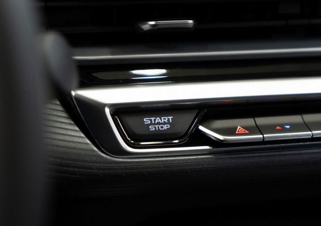 Geely Emgrand, 2024 год, 1 770 990 рублей, 19 фотография