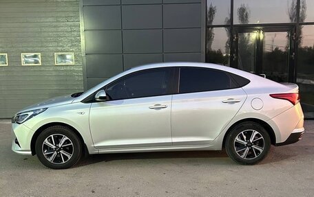 Hyundai Solaris II рестайлинг, 2021 год, 1 640 000 рублей, 8 фотография