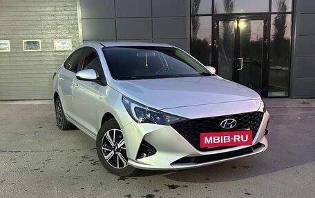 Hyundai Solaris II рестайлинг, 2021 год, 1 640 000 рублей, 2 фотография