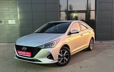 Hyundai Solaris II рестайлинг, 2021 год, 1 640 000 рублей, 1 фотография