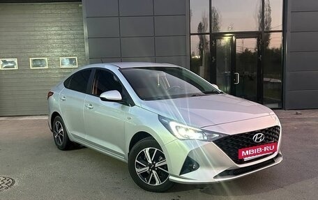 Hyundai Solaris II рестайлинг, 2021 год, 1 640 000 рублей, 3 фотография