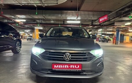 Volkswagen Polo VI (EU Market), 2021 год, 1 600 000 рублей, 1 фотография