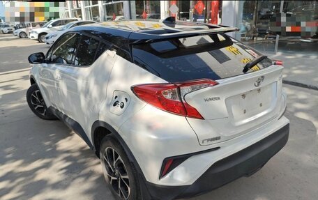 Toyota C-HR I рестайлинг, 2021 год, 2 110 000 рублей, 3 фотография