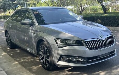 Skoda Superb III рестайлинг, 2020 год, 1 907 000 рублей, 3 фотография