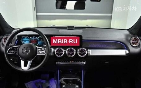 Mercedes-Benz EQB, 2022 год, 4 890 000 рублей, 17 фотография
