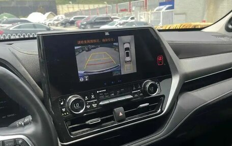 Toyota Highlander, 2022 год, 3 411 000 рублей, 12 фотография