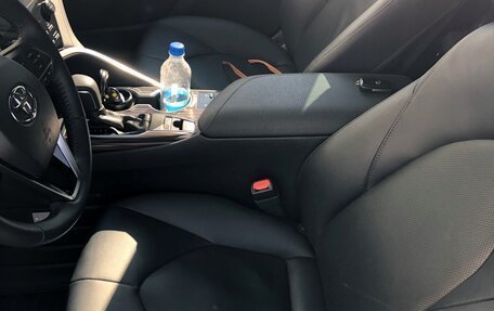 Toyota Camry, 2020 год, 3 250 000 рублей, 2 фотография
