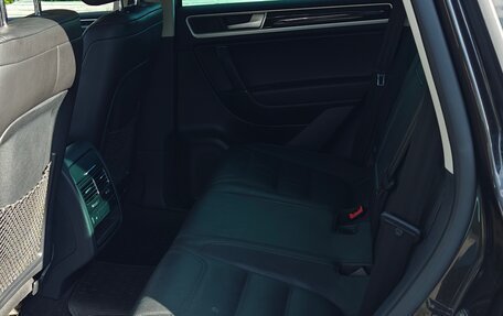 Volkswagen Touareg III, 2017 год, 3 290 000 рублей, 23 фотография