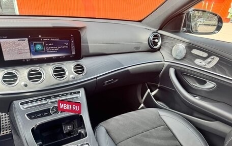 Mercedes-Benz E-Класс, 2019 год, 5 850 000 рублей, 9 фотография