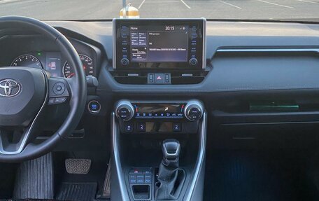 Toyota RAV4, 2020 год, 3 100 000 рублей, 9 фотография