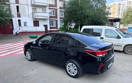 KIA Rio IV, 2018 год, 1 290 000 рублей, 4 фотография