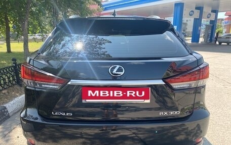 Lexus RX IV рестайлинг, 2021 год, 6 000 000 рублей, 10 фотография