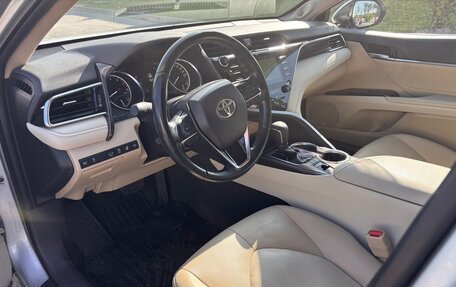Toyota Camry, 2020 год, 2 960 000 рублей, 10 фотография