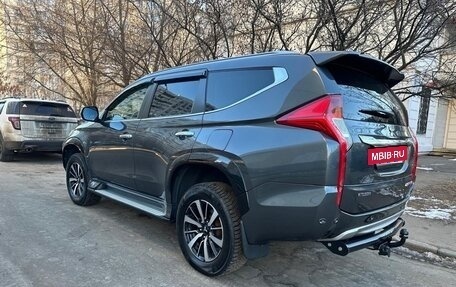 Mitsubishi Pajero Sport III рестайлинг, 2019 год, 3 300 000 рублей, 8 фотография