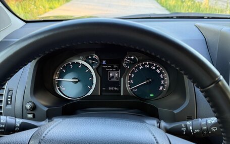 Toyota Land Cruiser Prado 150 рестайлинг 2, 2020 год, 7 500 000 рублей, 2 фотография