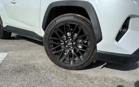 Toyota RAV4, 2019 год, 3 000 000 рублей, 3 фотография
