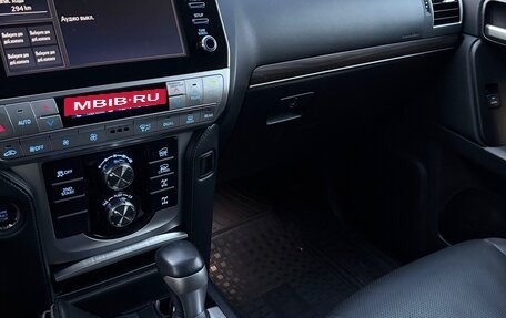 Toyota Land Cruiser Prado 150 рестайлинг 2, 2020 год, 7 500 000 рублей, 8 фотография