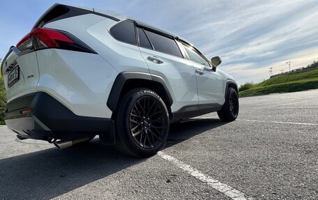 Toyota RAV4, 2019 год, 3 000 000 рублей, 12 фотография