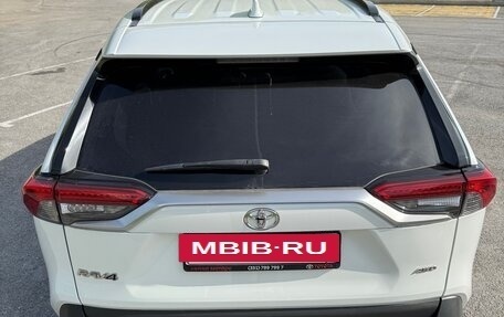 Toyota RAV4, 2019 год, 3 000 000 рублей, 5 фотография